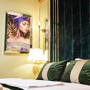  Апарт-отель White Moon Hotel Suites